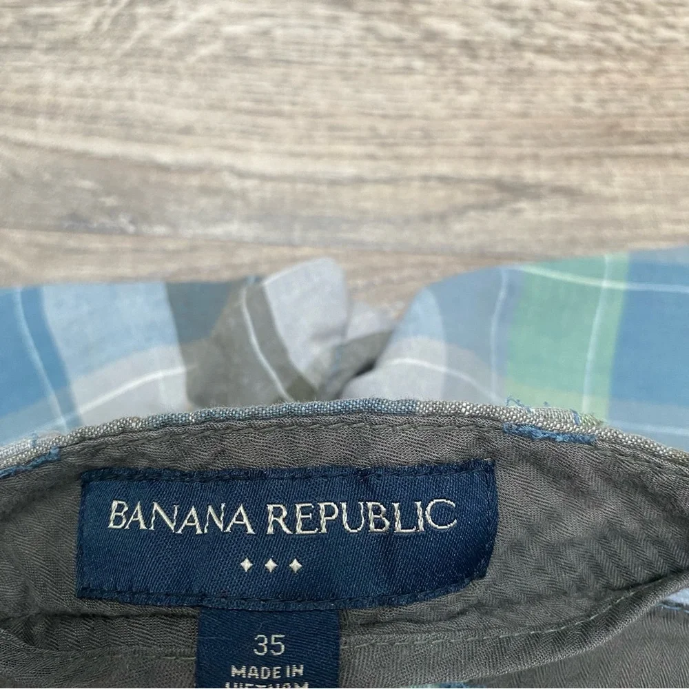 Banana Republic Linen Check Plaid Shorts